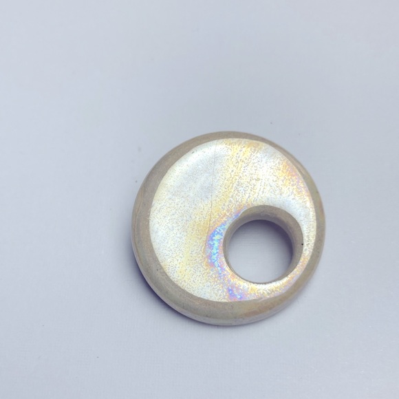 Vintage Ceramic Opalescent brooch - Picture 3 of 4